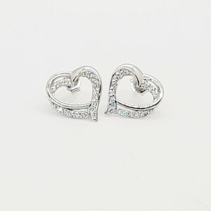 NWOT Heart shape earrings 925 Sterling Silver